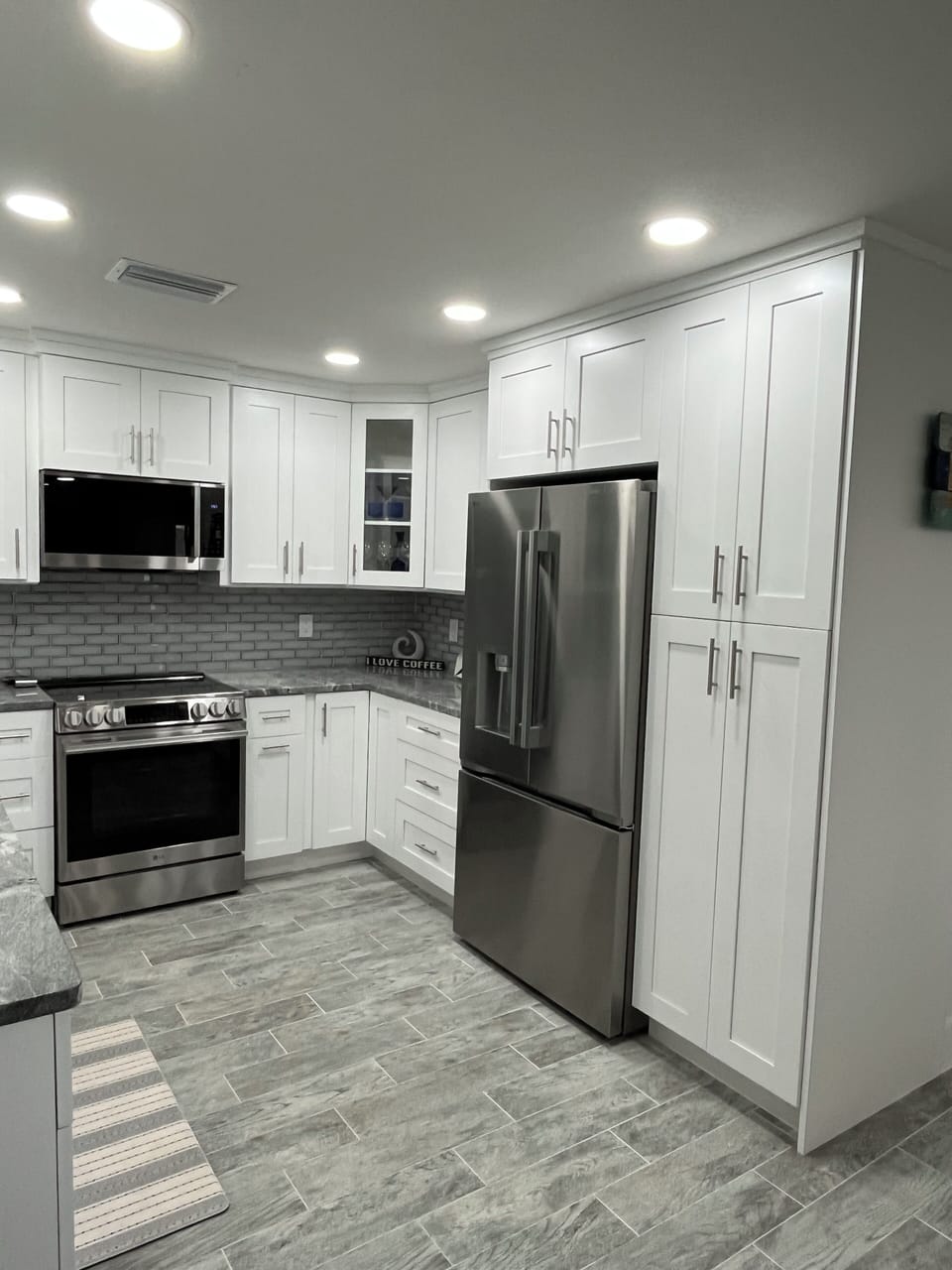 Kitchen w/Keurig Station