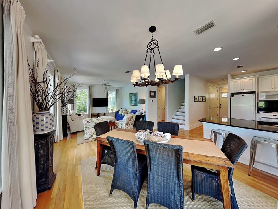 First Floor, Dining Area