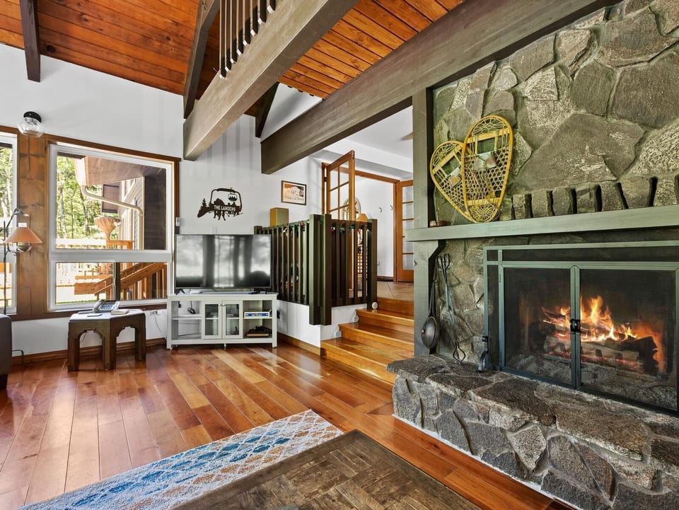 Landen Lodge Carriage House King Suite