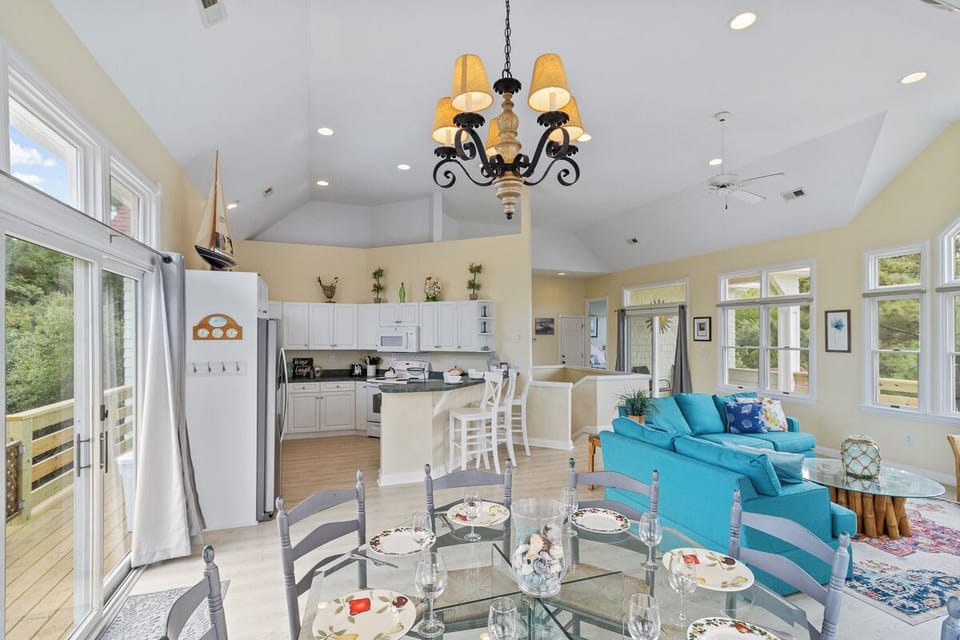 Top Level Dining Area