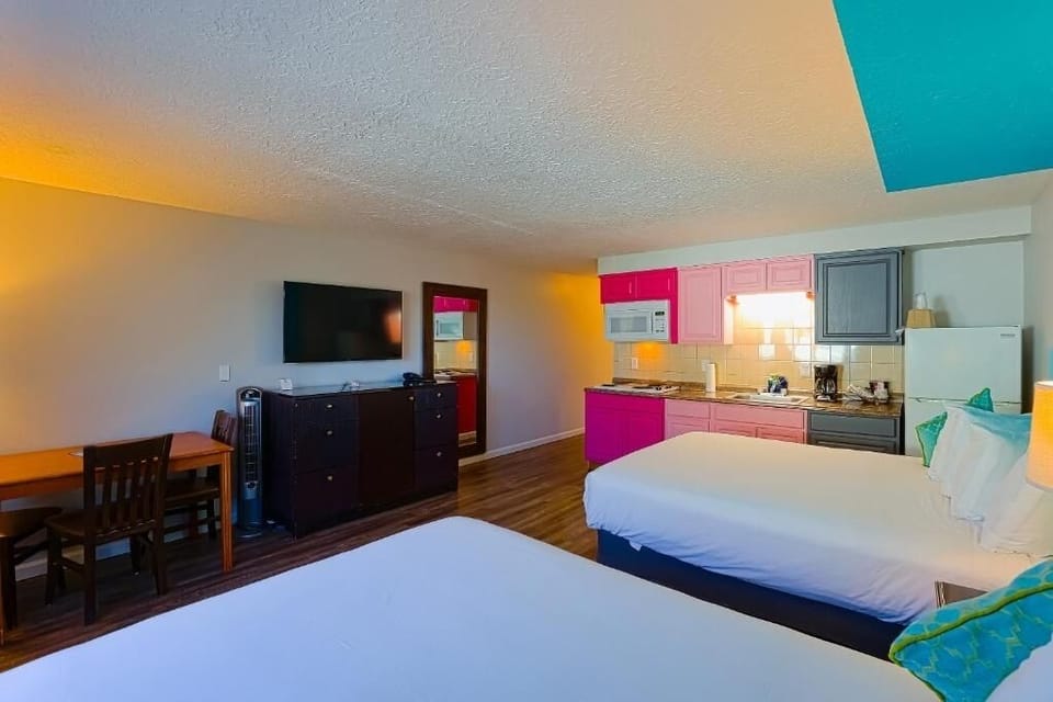 Unit with 2 Queen Beds