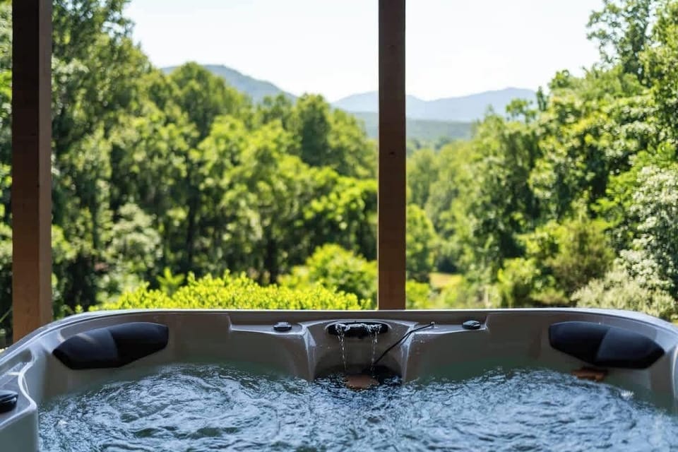 Hot Tub fits 6 - Basement