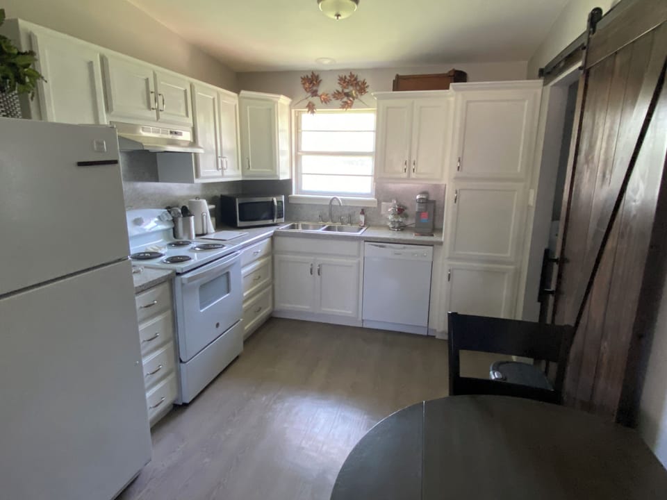 Fully furnished kitchen