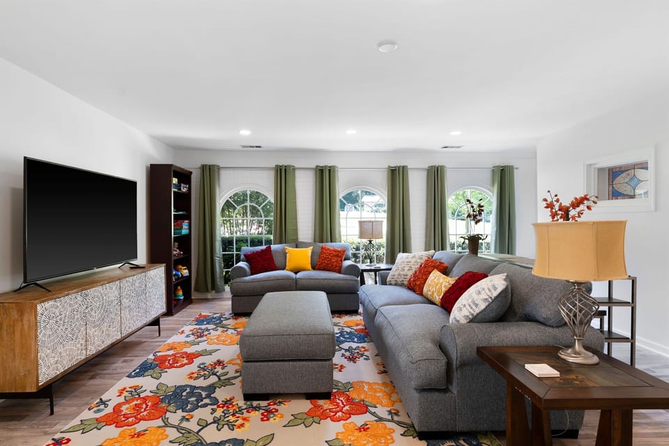 Welcome to the Spacious Spanish-style Ranch!