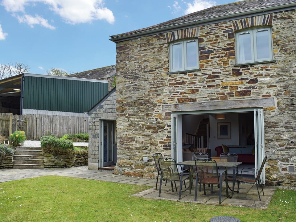 Sitting-out-area | Pentire View, Padstow