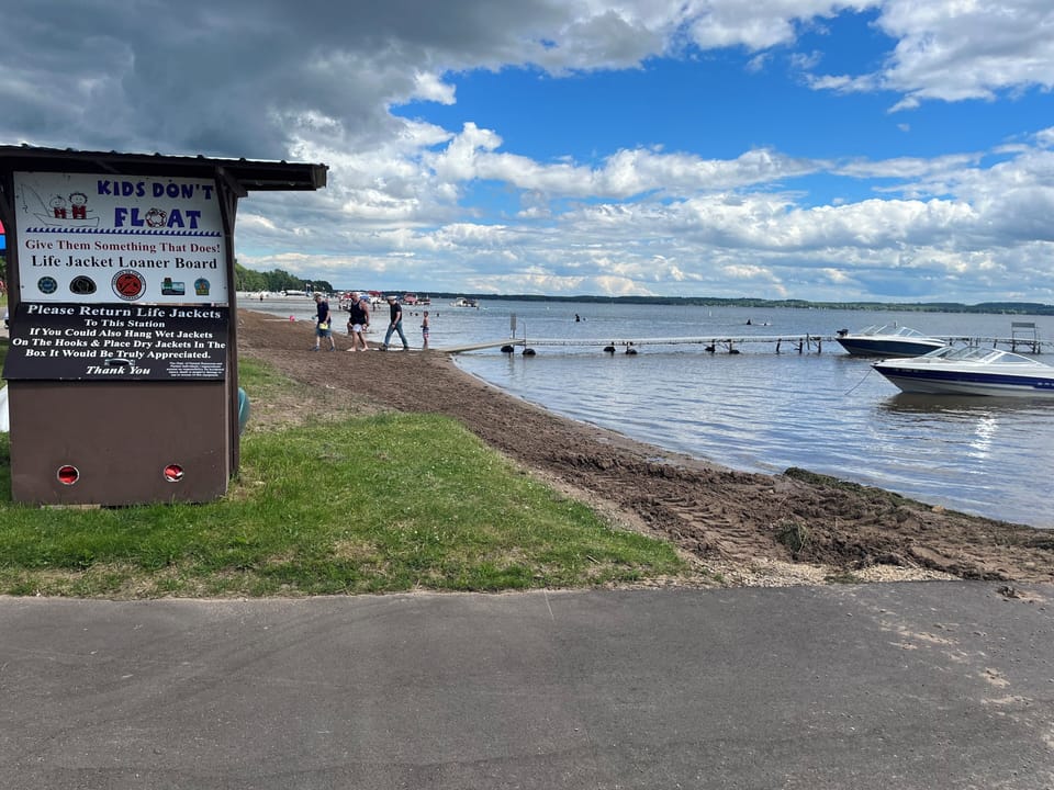 Shawano county Beach, boat launch & food less than 1 mile away