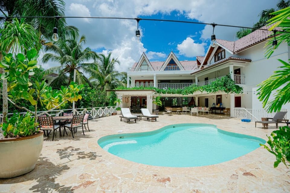 View of the pool and the house.