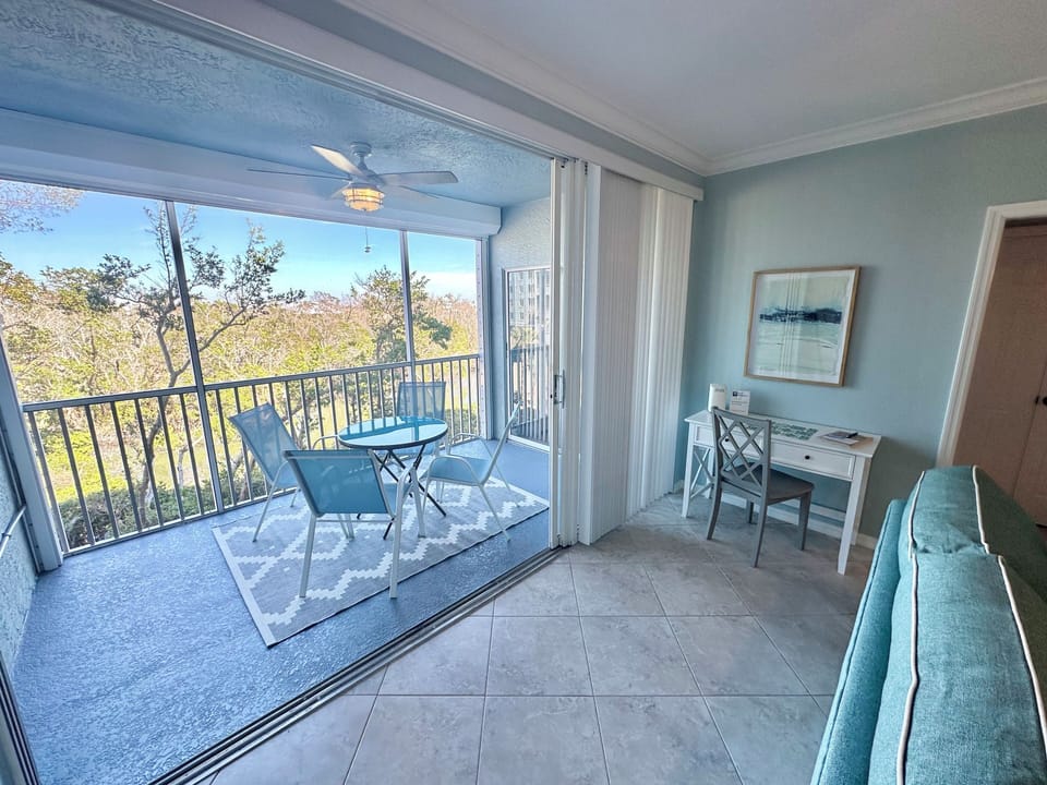 Enclosed Lanai Area and Workspace