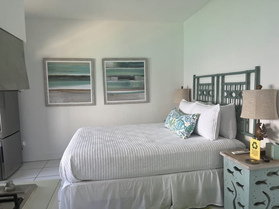 Room (2)