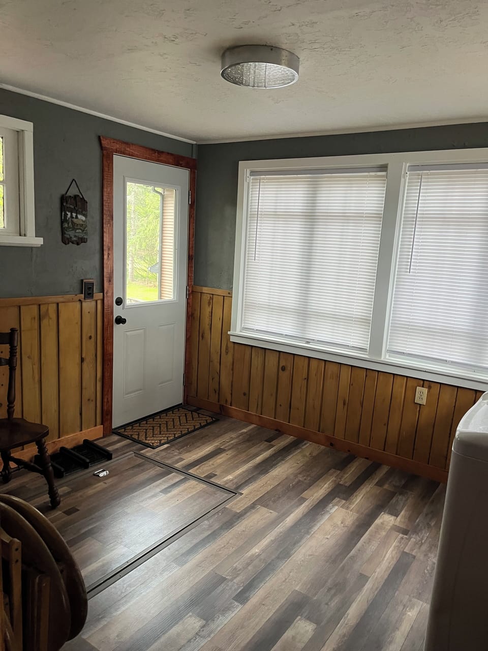 Main entry with laundry 