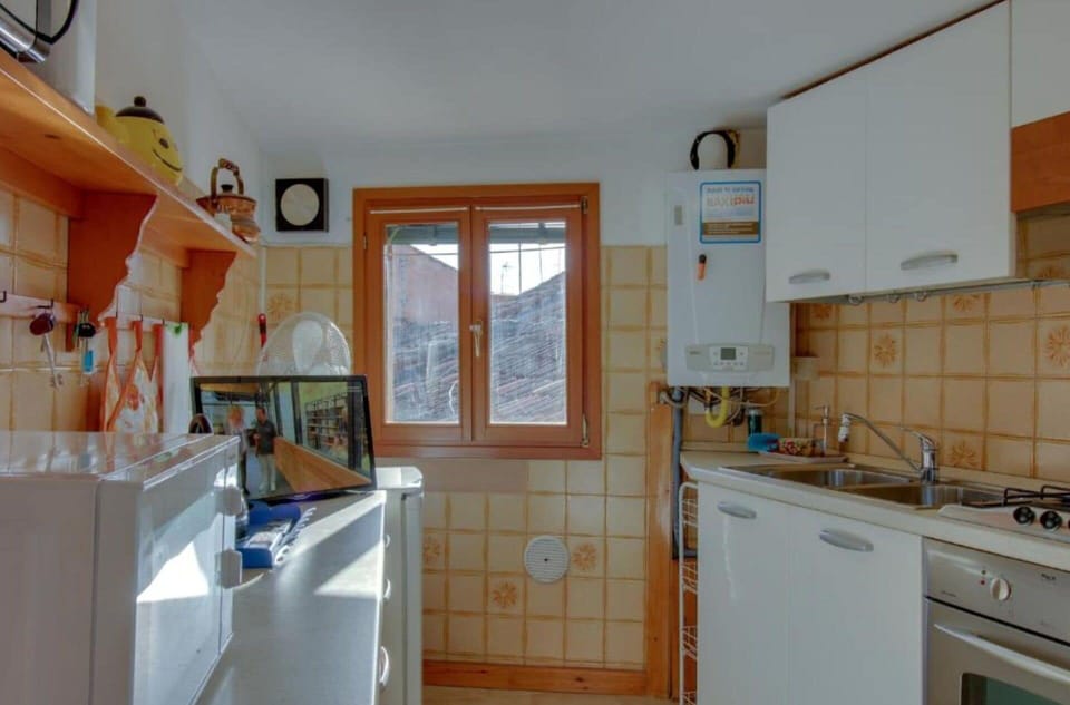 Dining Room, Kitchen