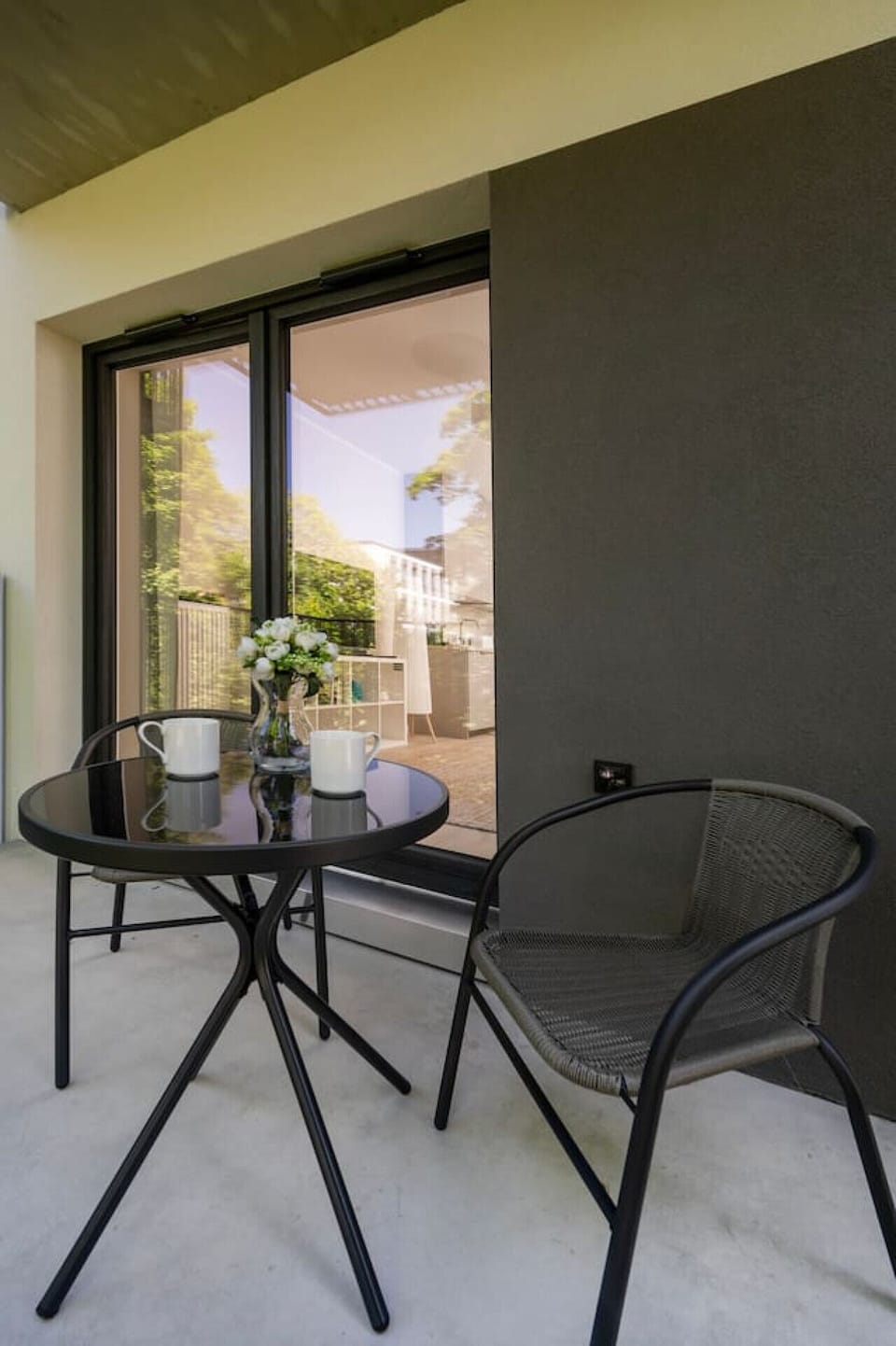 Private Balcony | Book Now with RENTUJEMY