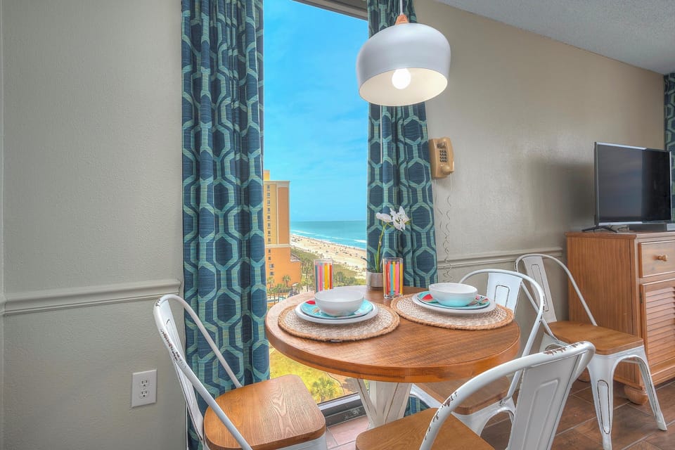Have dinner with a view!