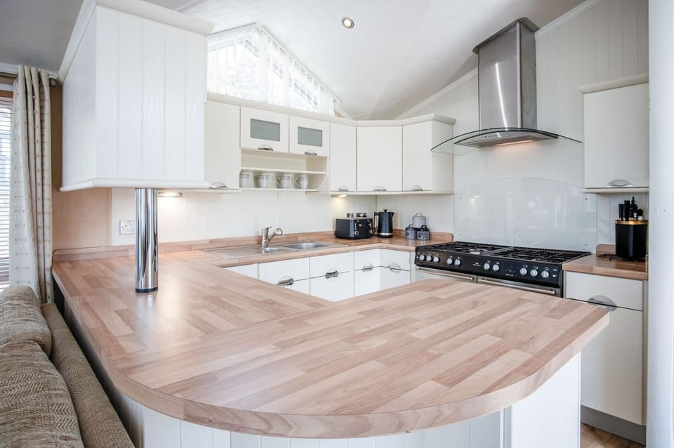 5 Manor Lodge - 2 Bedroom Lodge - Pendine (19231)