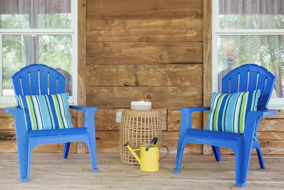 The Hidden Gem front porch