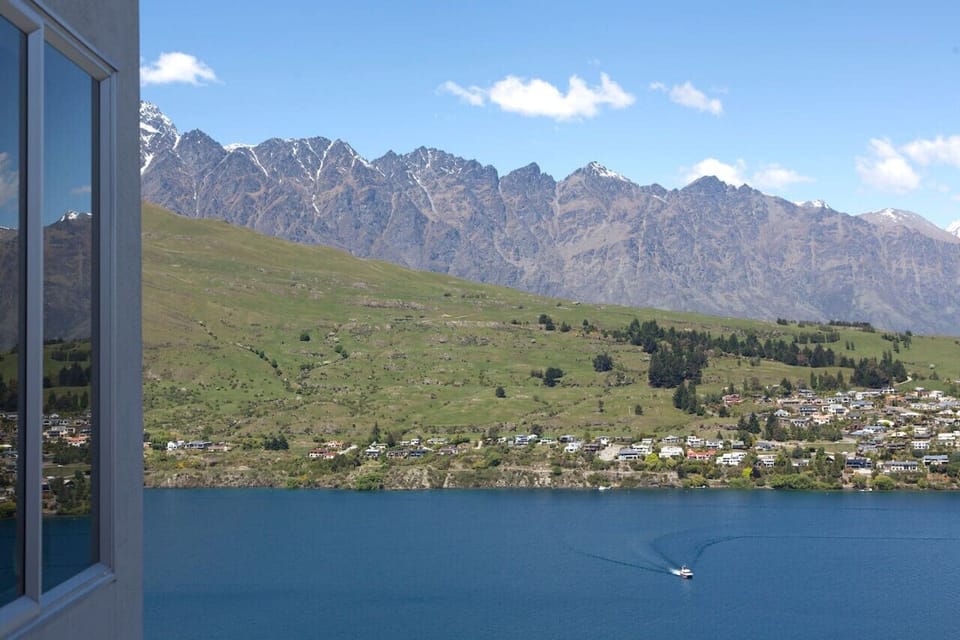 Unobstructed views of the famous Remarkable mountain range