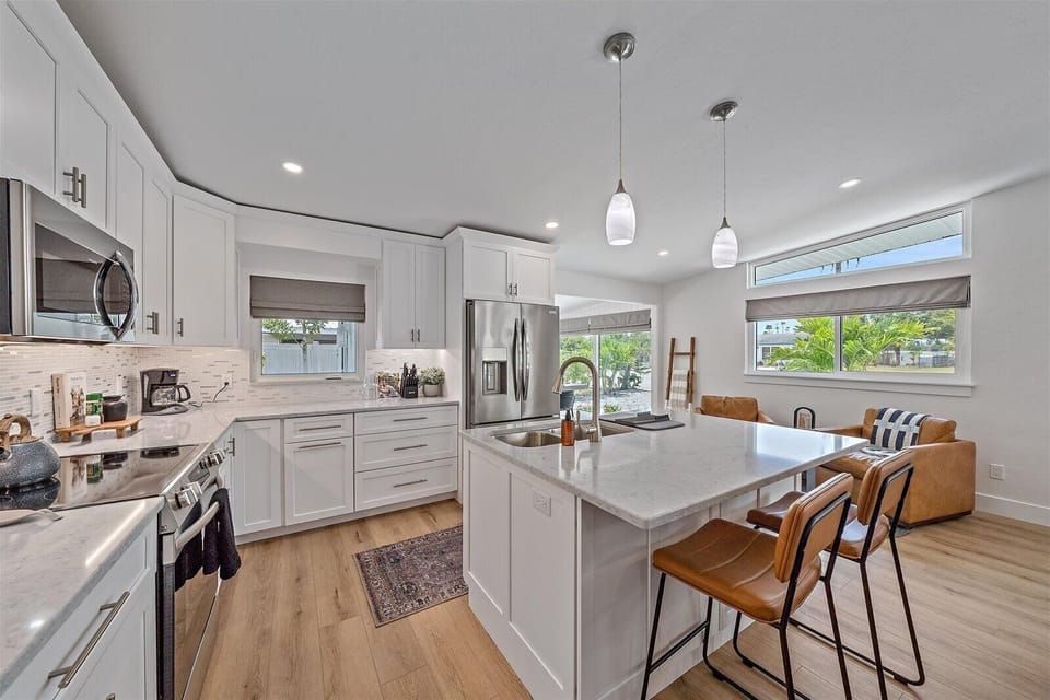 One of our favorite parts... This spacious and beautiful fully-equipped kitchen!