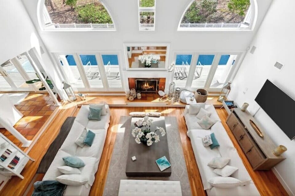 Double height sunny Living room