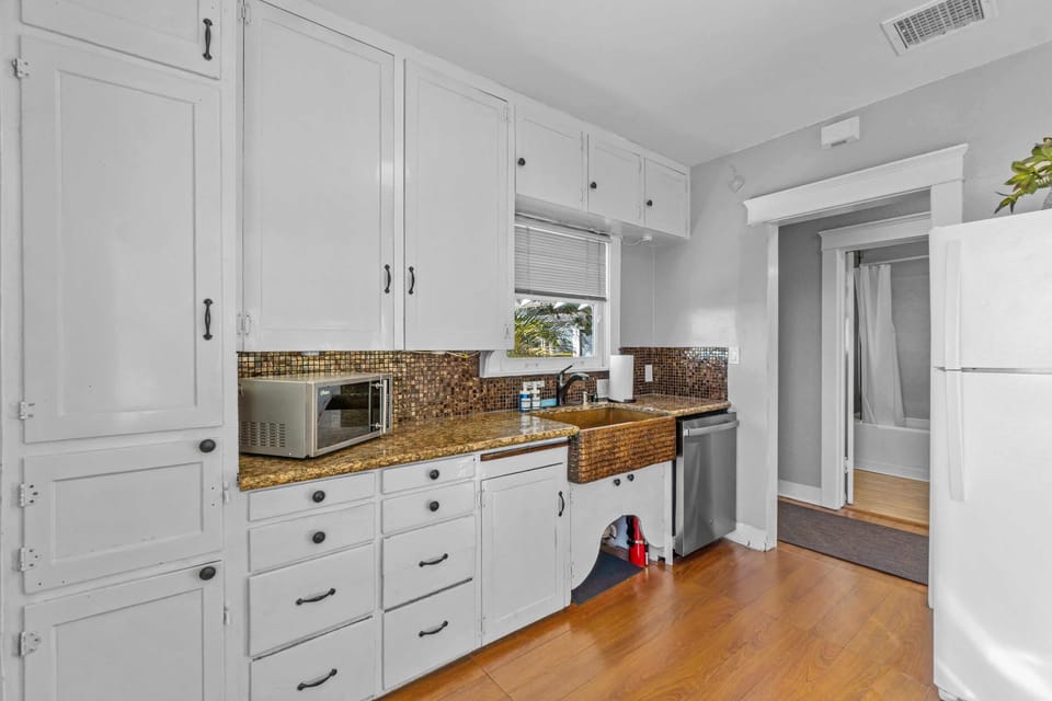 Kitchen | Ample Storage Space