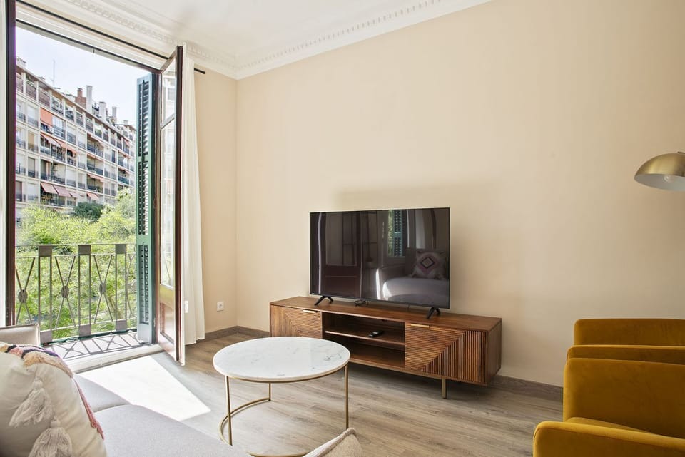 Superior 3 bedrooms+2 bathrooms unit