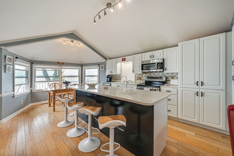 Kitchen | Cooking Basics | Keurig Coffee Maker | Toaster | Blender