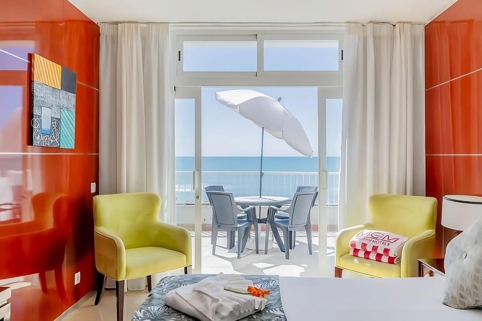 Sip morning coffee outside with uninterrupted ocean panoramas.