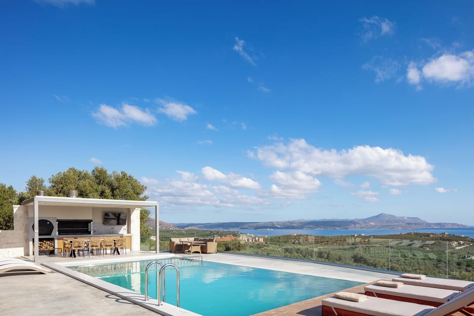 The vast, beautifully landscaped 650 sq.m. outdoor area of Virtus in Mare