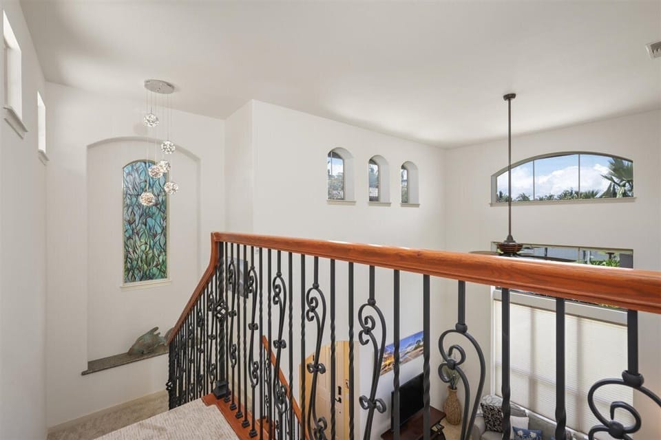 Upper floor leading to the master bedroom