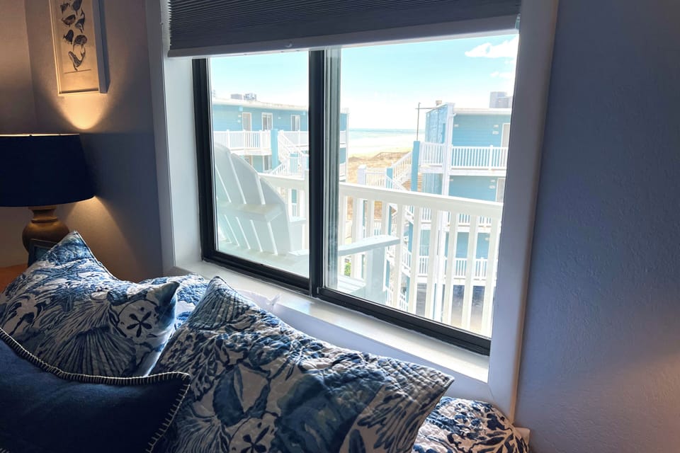 PVC309: Waves for Days | Bedroom 2