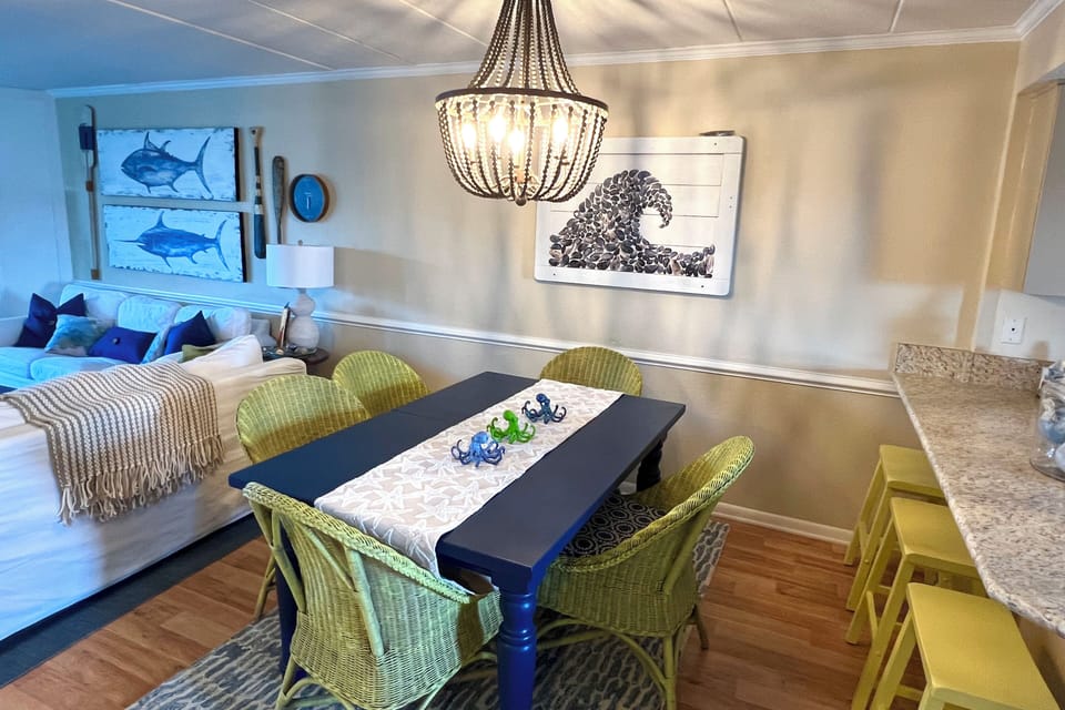 PVC309: Waves for Days | Dining Area