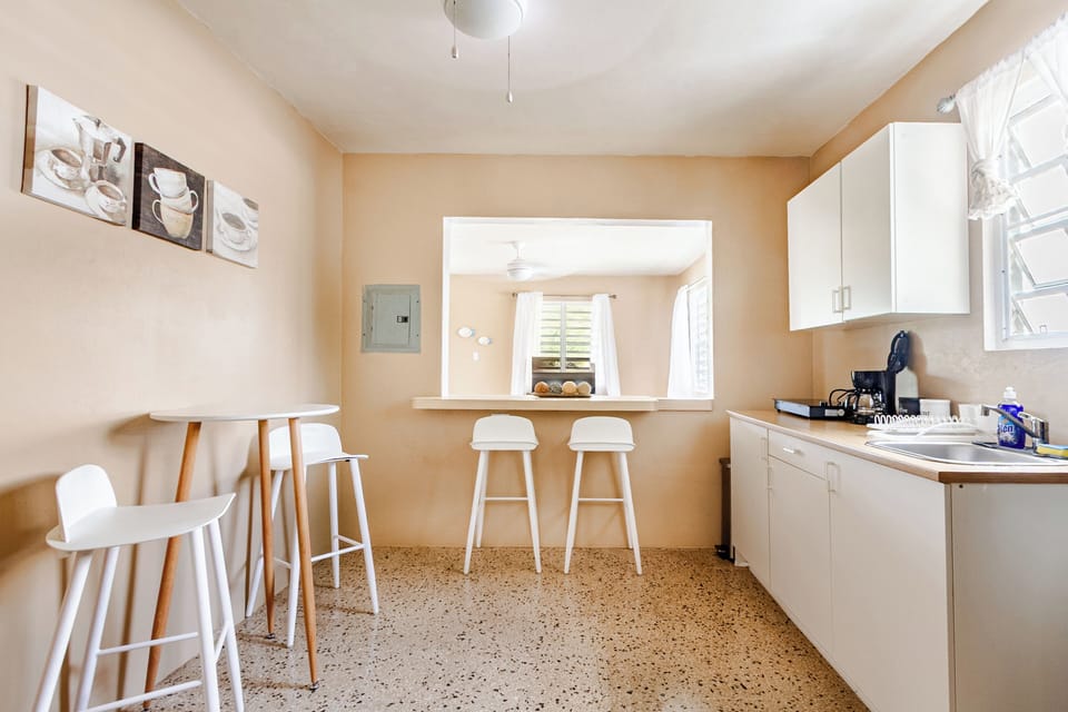 kitchenette/Dining area