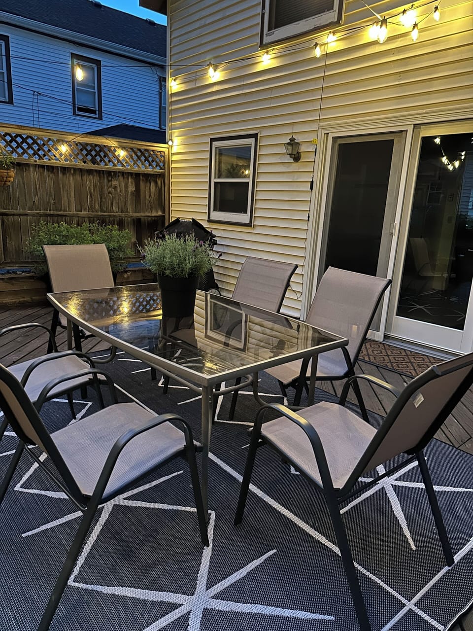 Outdoor dining