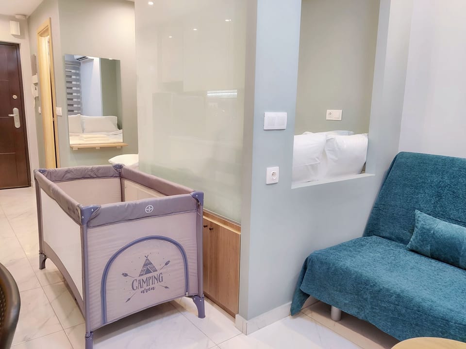 Baby crib