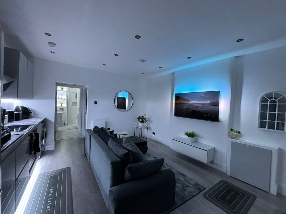 Living Room / Lounge