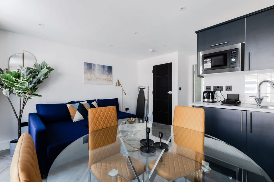 Living Room / Lounge
