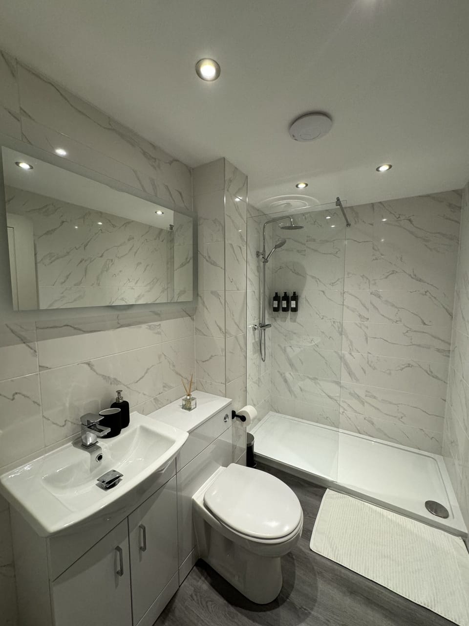 Apartment 1 Bathroom 