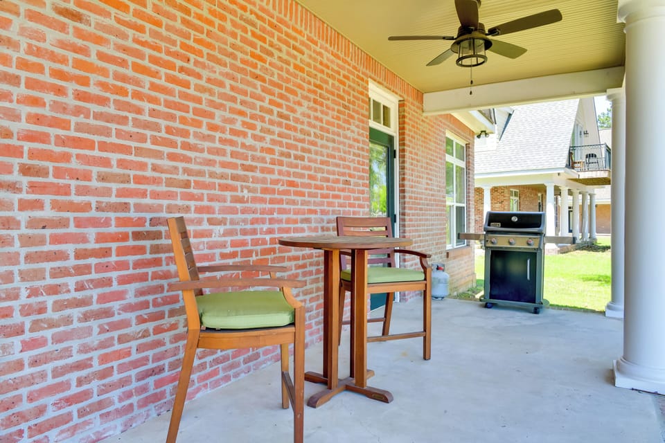 Shared Patio | Gas Grill | Golf Course View
