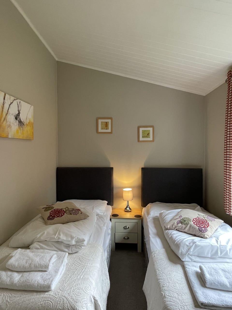 Norton Plus Lodge Twin Bedroom