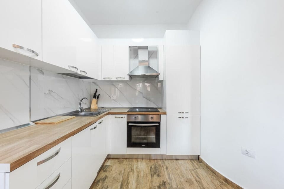 Fully-Equipped Kitchen (Ground Floor)