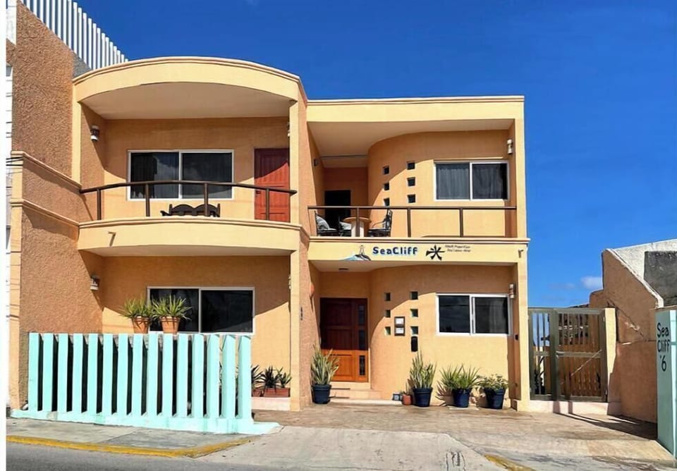 Sea Cliff Casa front (street side)