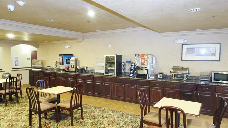 Start your day with convenient hot drinks and breakfast favorites.
