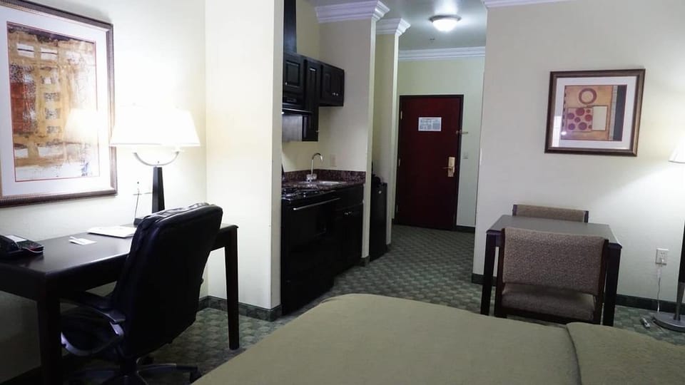 Whip up simple meals anytime with the handy in-room kitchenette.