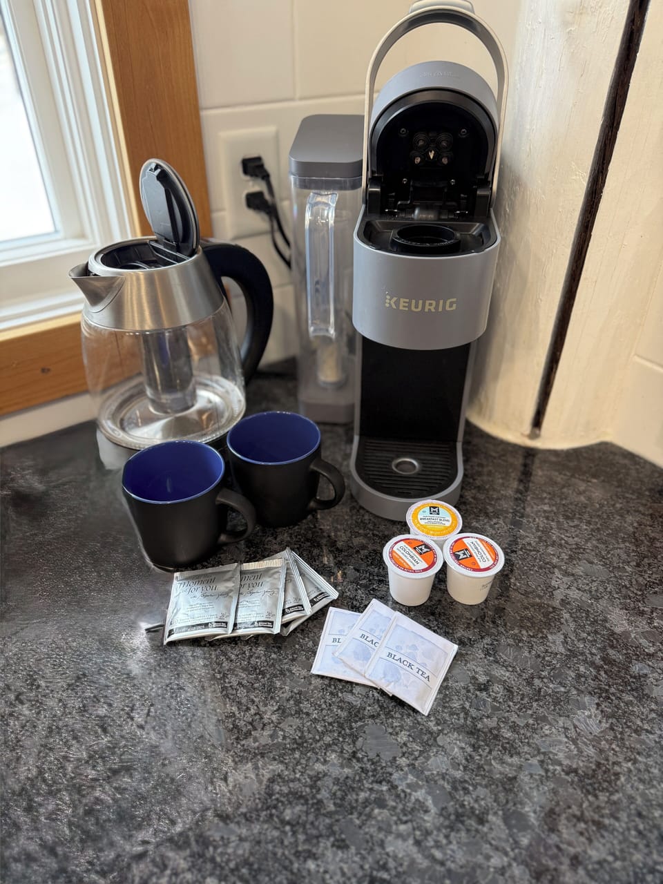 Keurig Coffee machine and electric tea kettle
