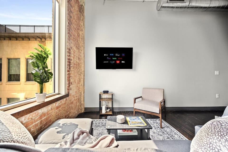 Guest Bedroom/ Living room