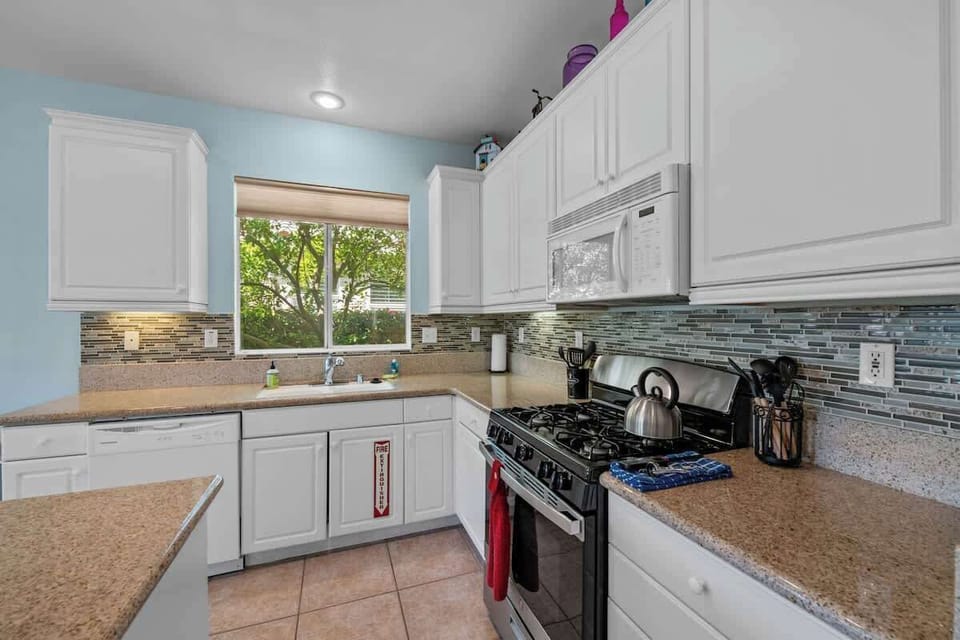 Fully equipped kitchen