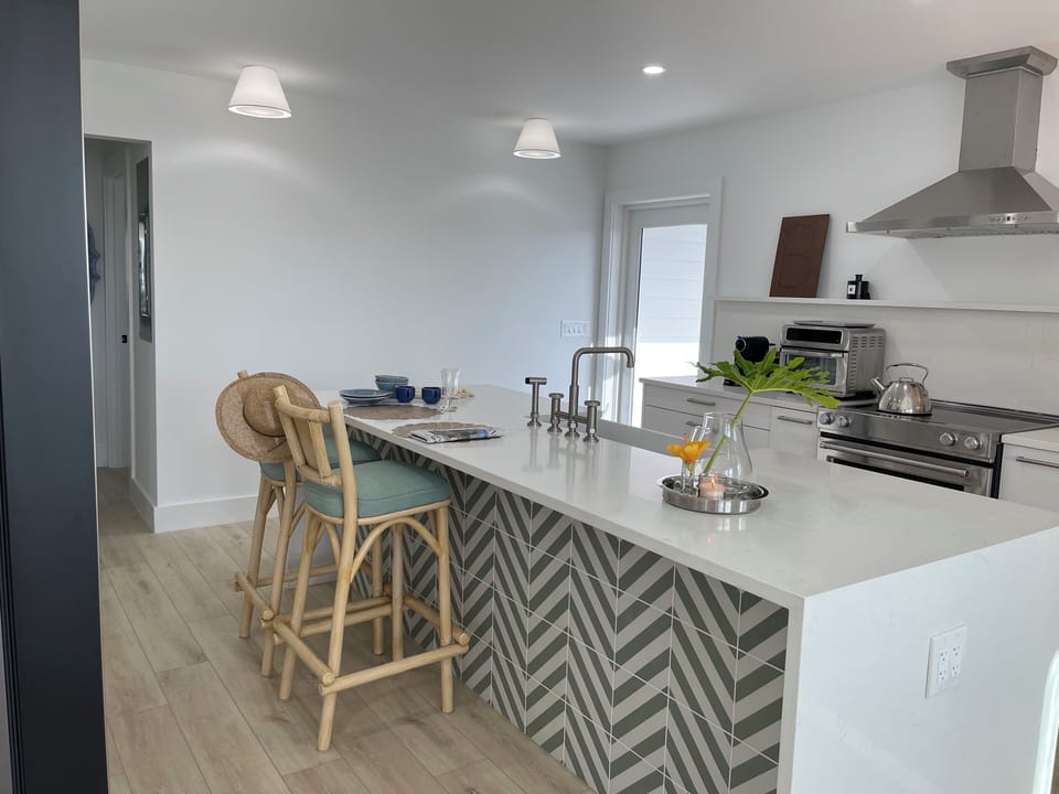 Front entrance to kitchen
