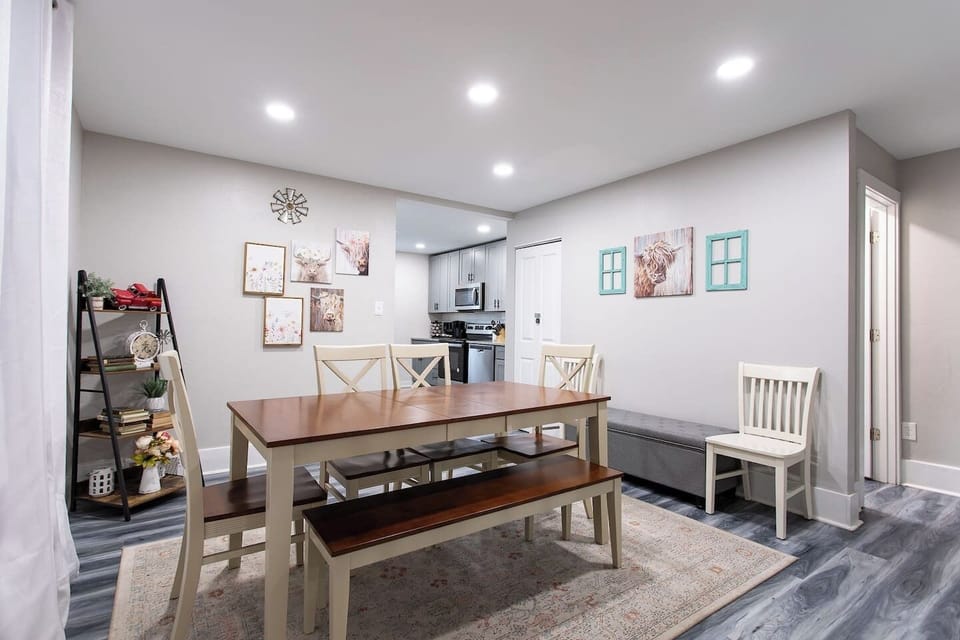 Dine in the spacious dining room at the table for 6.