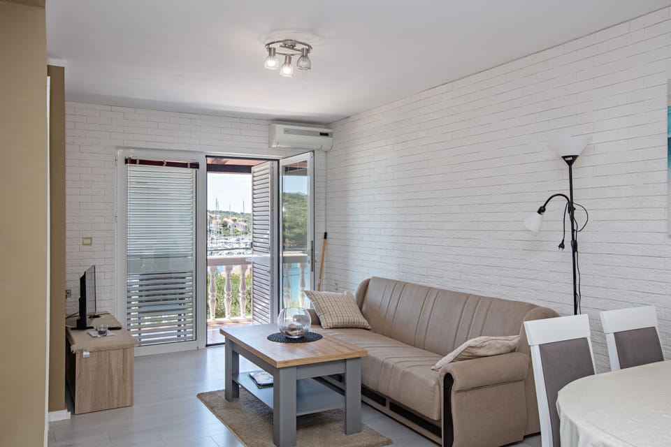 Living room 1