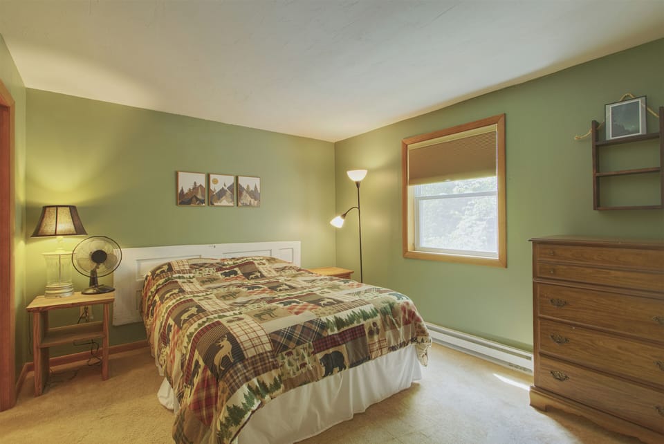 Third Bedroom in White Mountain Pet Friendly Home