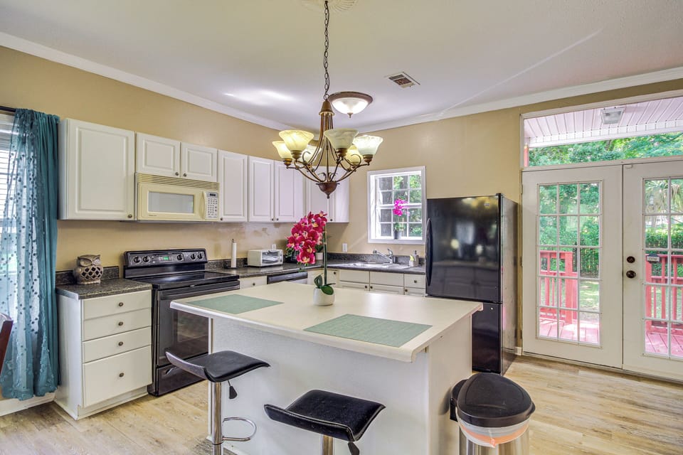 Kitchen | Drip Coffee Maker | Dishwasher | Cooking Basics